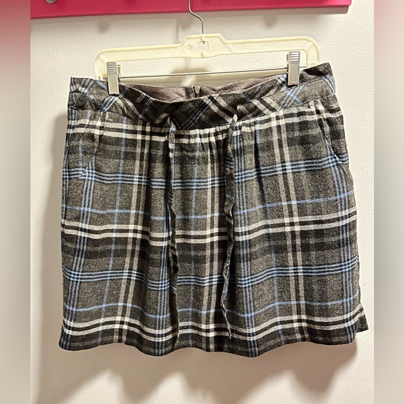 Esprit Dresses & Skirts - Cute skirt tie front zip back lined